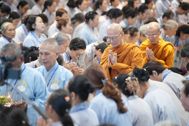 Dharma Talk “Who is the culprit?” preached by Most Thich Giac Dang – The 106th Seven-Day Retreat