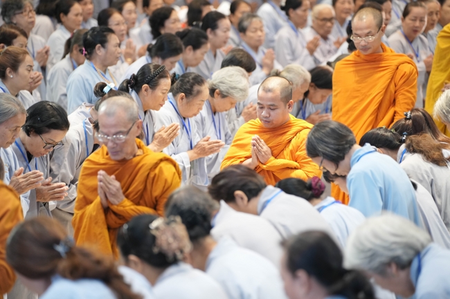 Dharma Talk “Who is the culprit?” preached by Most Thich Giac Dang – The 106th Seven-Day Retreat