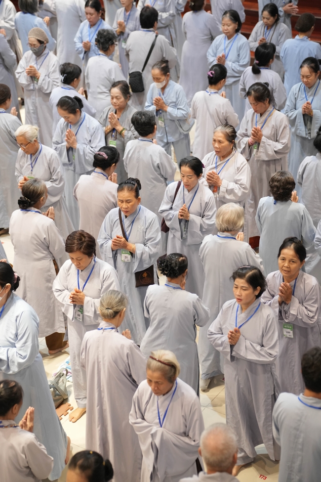 Dharma talk Ullambana chorus preached by Most Thich Minh Thanh in the 106th Seven-day Retreat
