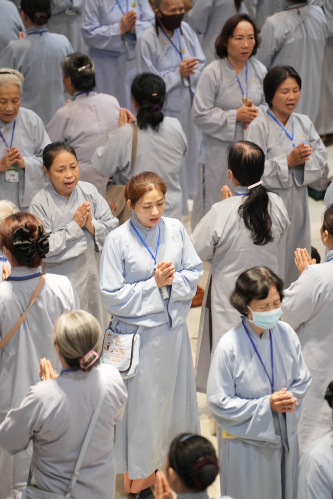 Dharma talk Ullambana chorus preached by Most Thich Minh Thanh in the 106th Seven-day Retreat