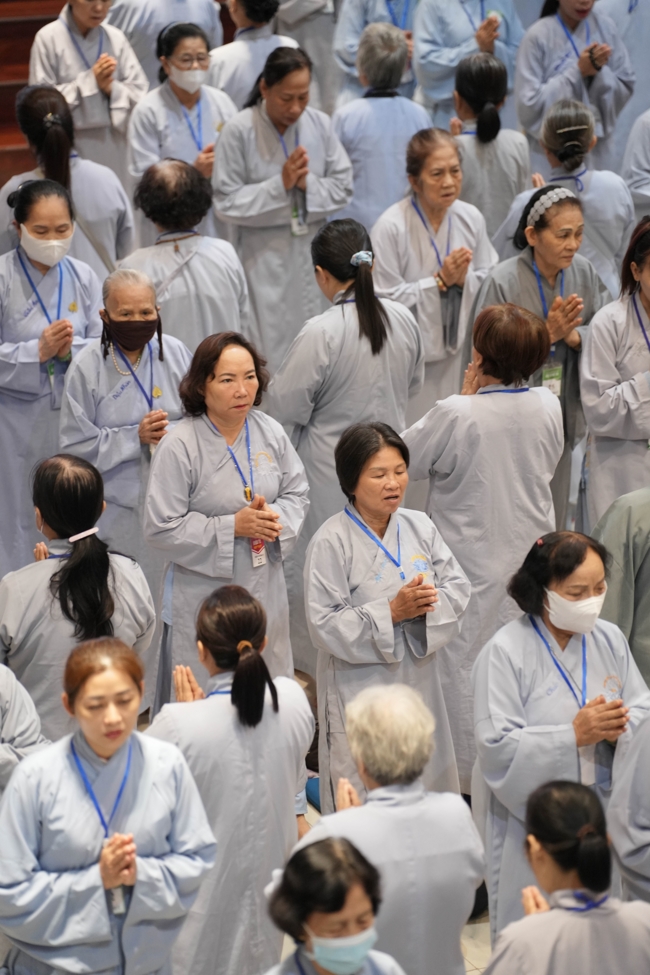 Dharma talk Ullambana chorus preached by Most Thich Minh Thanh in the 106th Seven-day Retreat
