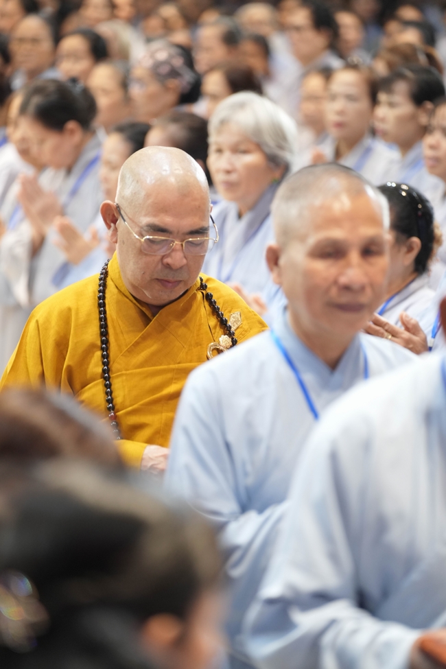 Dharma talk Ullambana chorus preached by Most Thich Minh Thanh in the 106th Seven-day Retreat