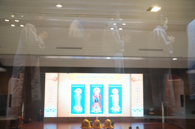 Dharma talk Ullambana chorus preached by Most Thich Minh Thanh in the 106th Seven-day Retreat