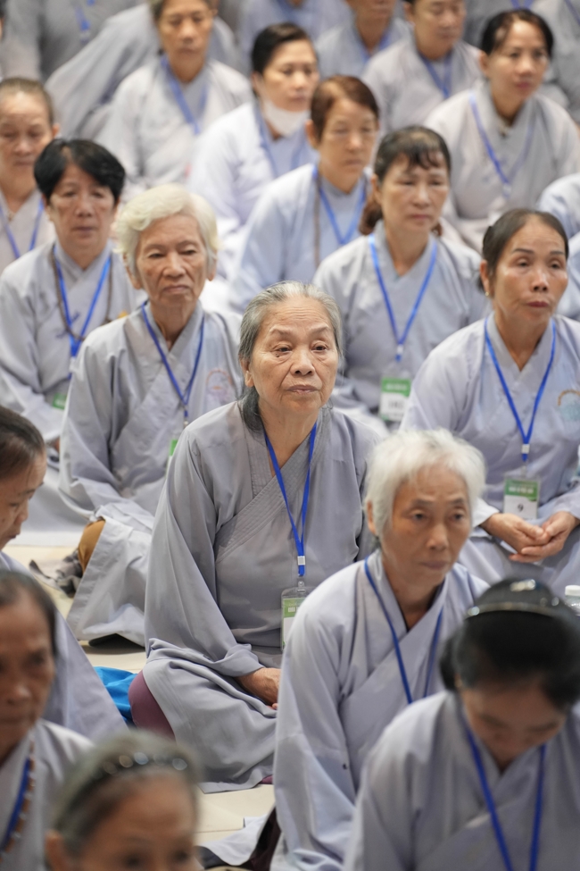 Dharma talk Ullambana chorus preached by Most Thich Minh Thanh in the 106th Seven-day Retreat