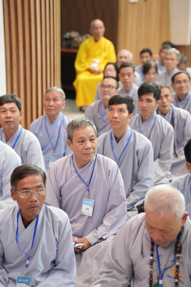 Dharma talk Ullambana chorus preached by Most Thich Minh Thanh in the 106th Seven-day Retreat