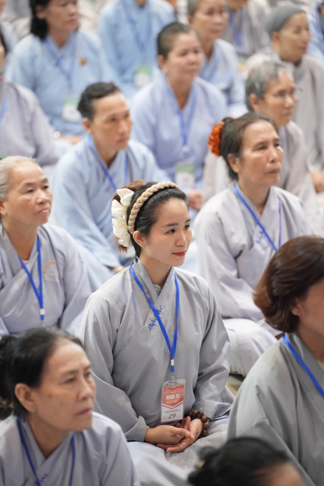 Dharma talk Ullambana chorus preached by Most Thich Minh Thanh in the 106th Seven-day Retreat