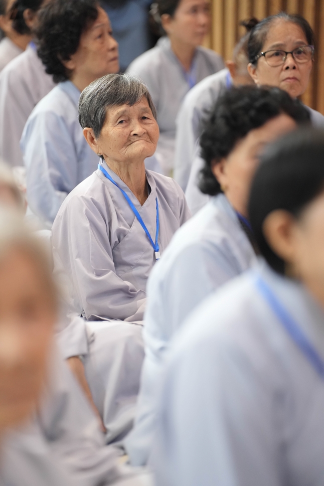 Dharma talk Ullambana chorus preached by Most Thich Minh Thanh in the 106th Seven-day Retreat