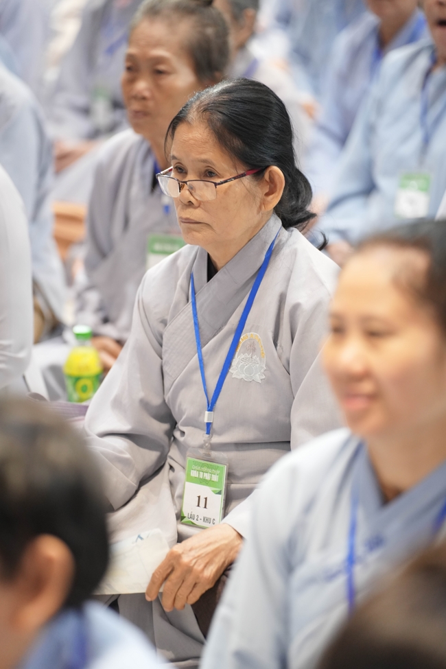 Dharma talk Ullambana chorus preached by Most Thich Minh Thanh in the 106th Seven-day Retreat