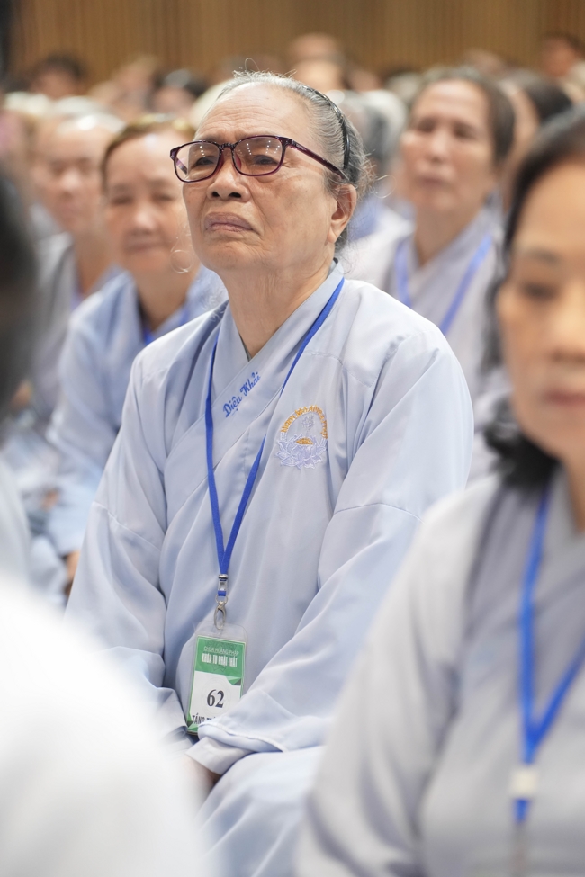 Dharma talk Ullambana chorus preached by Most Thich Minh Thanh in the 106th Seven-day Retreat