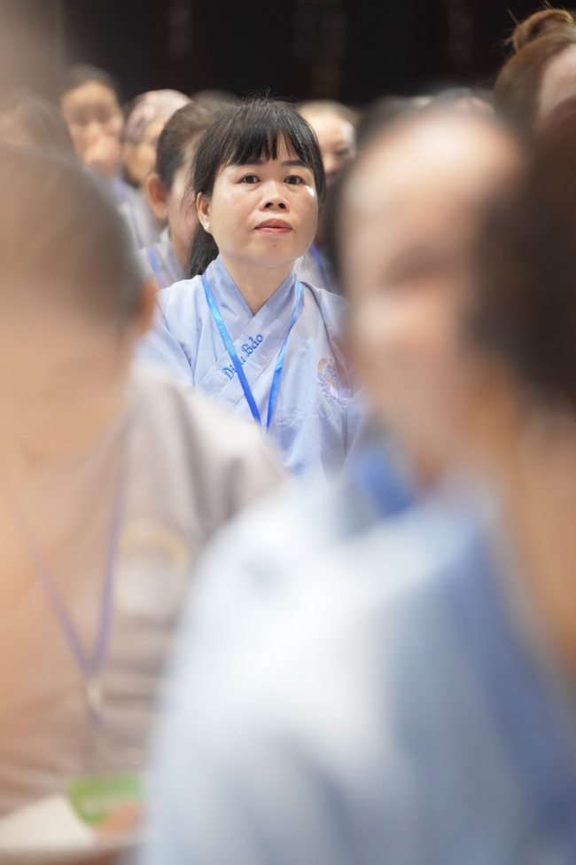 Dharma talk Ullambana chorus preached by Most Thich Minh Thanh in the 106th Seven-day Retreat