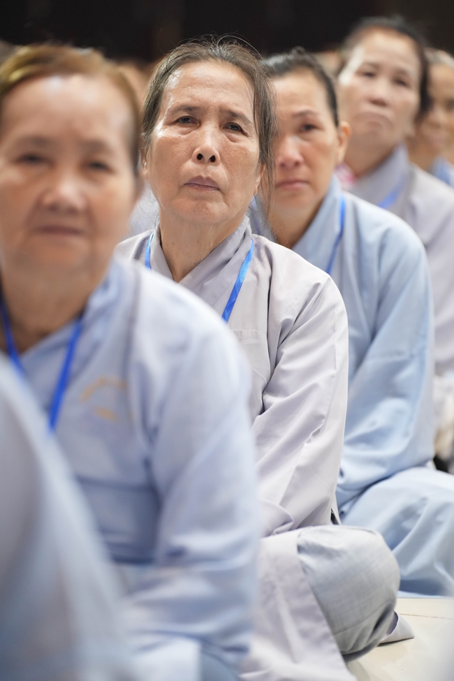 Dharma talk Ullambana chorus preached by Most Thich Minh Thanh in the 106th Seven-day Retreat