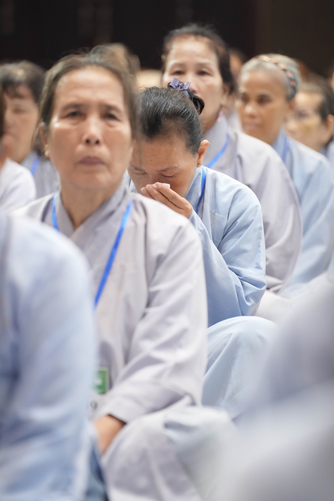 Dharma talk Ullambana chorus preached by Most Thich Minh Thanh in the 106th Seven-day Retreat