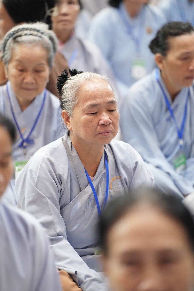 Dharma talk Ullambana chorus preached by Most Thich Minh Thanh in the 106th Seven-day Retreat