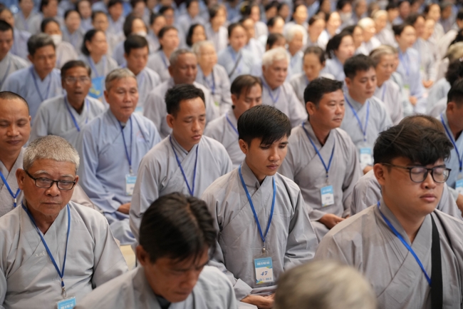 Dharma talk Ullambana chorus preached by Most Thich Minh Thanh in the 106th Seven-day Retreat