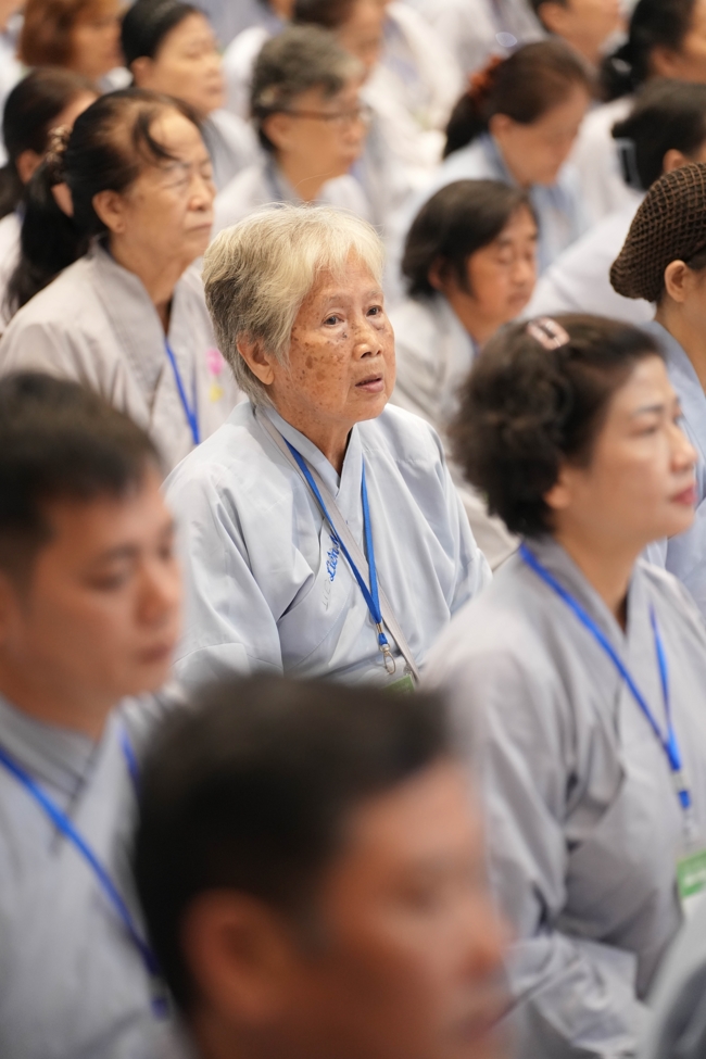 Dharma talk Ullambana chorus preached by Most Thich Minh Thanh in the 106th Seven-day Retreat