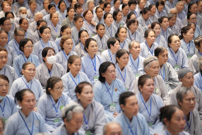 Dharma talk Ullambana chorus preached by Most Thich Minh Thanh in the 106th Seven-day Retreat