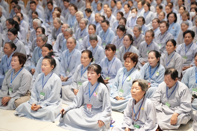 Dharma talk Ullambana chorus preached by Most Thich Minh Thanh in the 106th Seven-day Retreat
