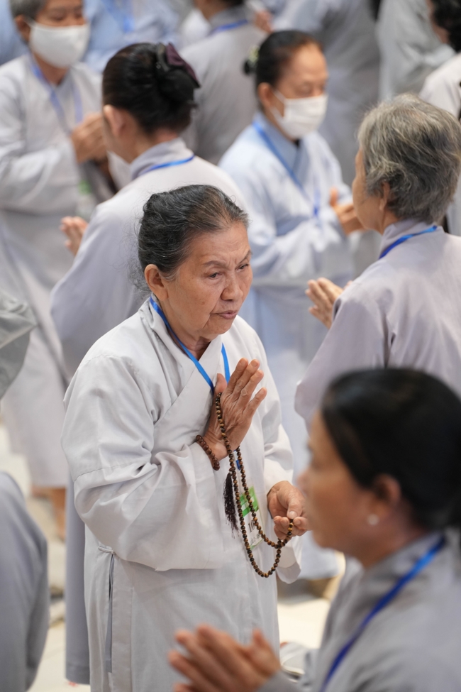 Dharma talk Ullambana chorus preached by Most Thich Minh Thanh in the 106th Seven-day Retreat