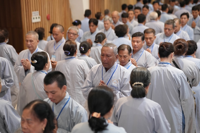 Dharma talk Ullambana chorus preached by Most Thich Minh Thanh in the 106th Seven-day Retreat