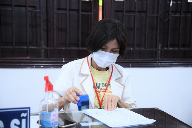 Dharma talk Learn to live happily preaching by Nun Thich Nu Nhu Lan in the 106th Seven-day Retreat