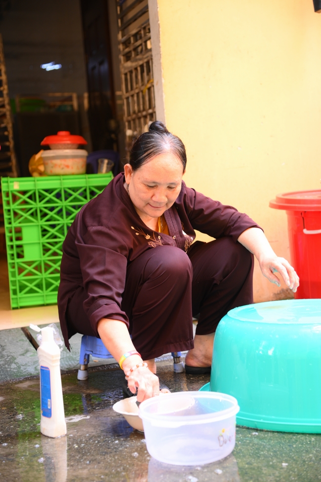 Dharma talk Learn to live happily preaching by Nun Thich Nu Nhu Lan in the 106th Seven-day Retreat