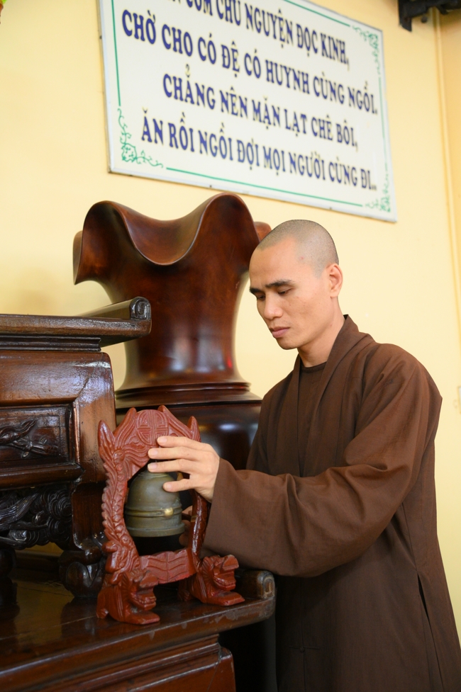 Dharma talk Learn to live happily preaching by Nun Thich Nu Nhu Lan in the 106th Seven-day Retreat