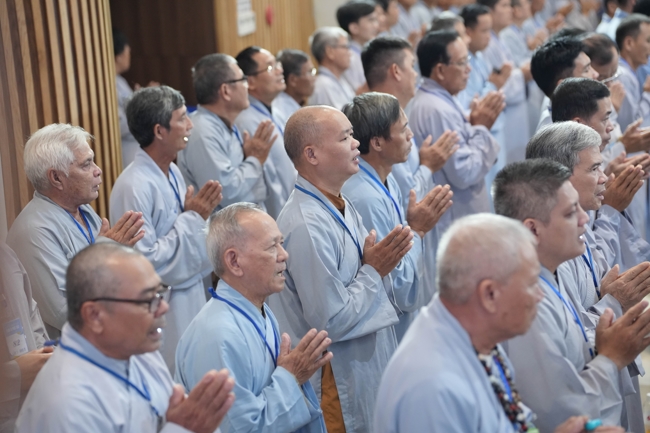 Dharma talk All sorrows disappearing thanks to the Buddha name recitations - Senior Thich Tri Hue in the 106th Seven-day Retreat