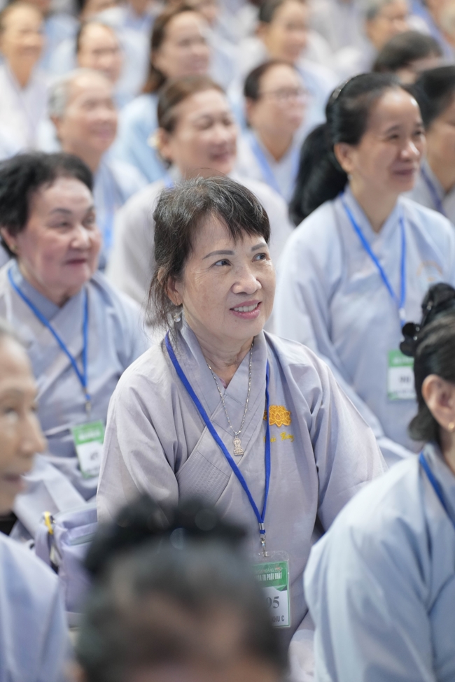 Dharma talk All sorrows disappearing thanks to the Buddha name recitations - Senior Thich Tri Hue in the 106th Seven-day Retreat
