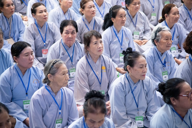 Dharma talk All sorrows disappearing thanks to the Buddha name recitations - Senior Thich Tri Hue in the 106th Seven-day Retreat