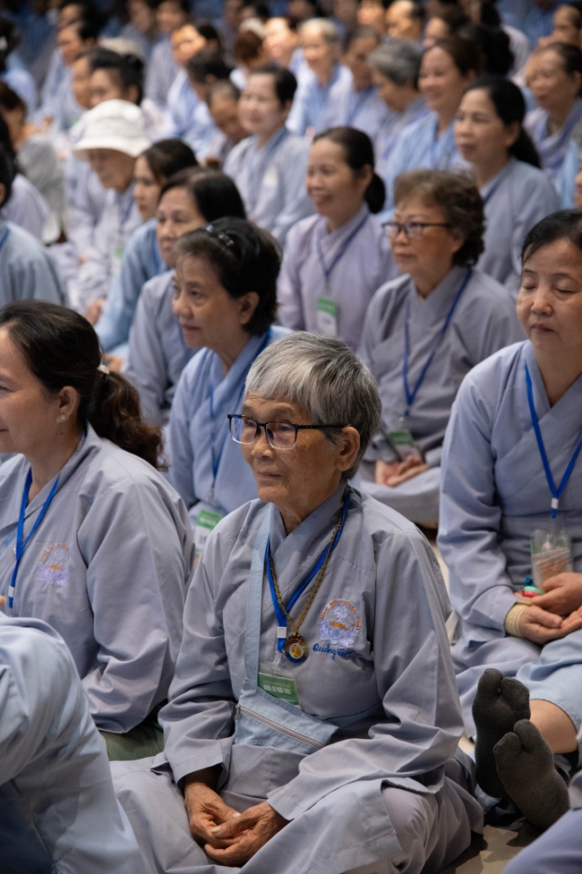 Dharma talk All sorrows disappearing thanks to the Buddha name recitations - Senior Thich Tri Hue in the 106th Seven-day Retreat
