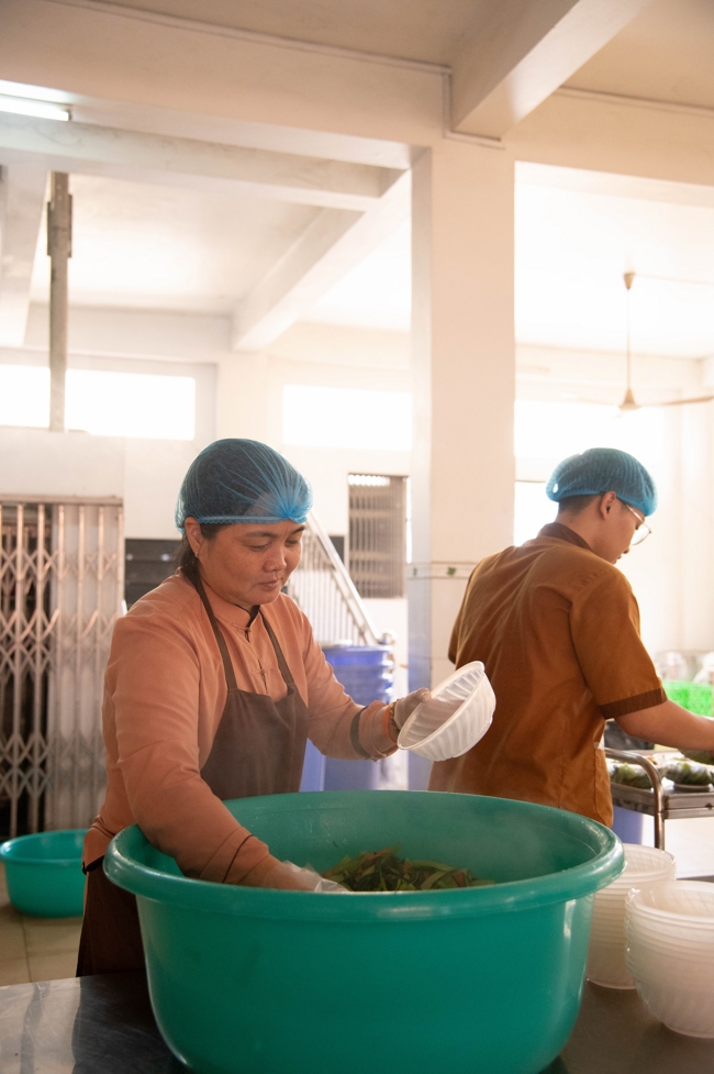 Dharma talk All sorrows disappearing thanks to the Buddha name recitations - Senior Thich Tri Hue in the 106th Seven-day Retreat