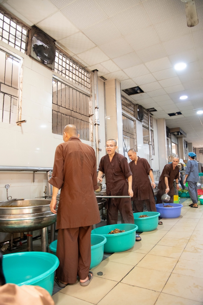 Dharma talk All sorrows disappearing thanks to the Buddha name recitations - Senior Thich Tri Hue in the 106th Seven-day Retreat