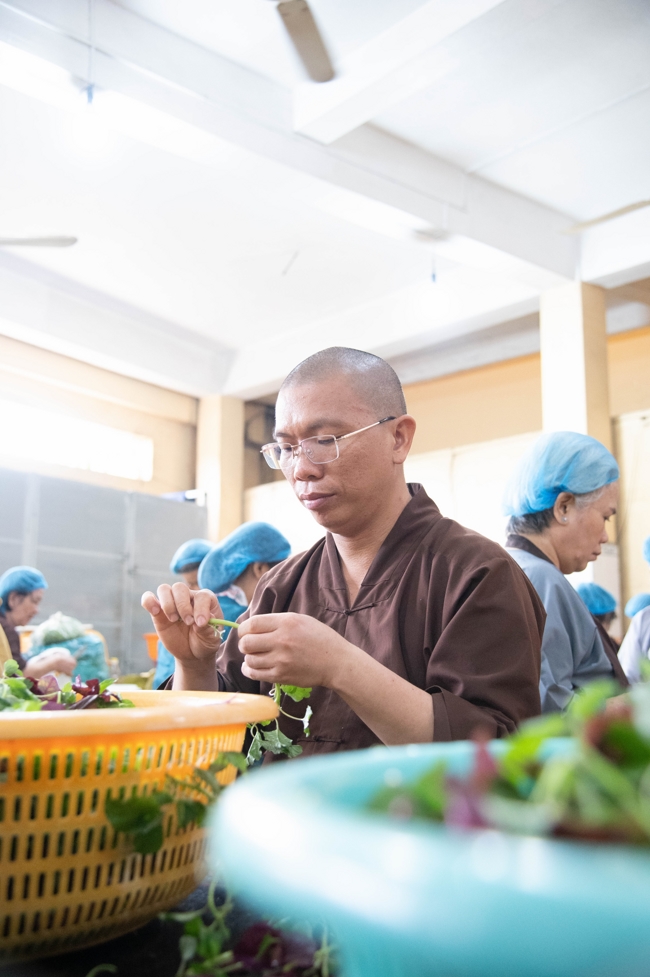 Dharma talk All sorrows disappearing thanks to the Buddha name recitations - Senior Thich Tri Hue in the 106th Seven-day Retreat