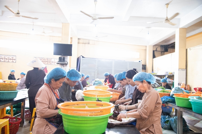 Dharma talk All sorrows disappearing thanks to the Buddha name recitations - Senior Thich Tri Hue in the 106th Seven-day Retreat