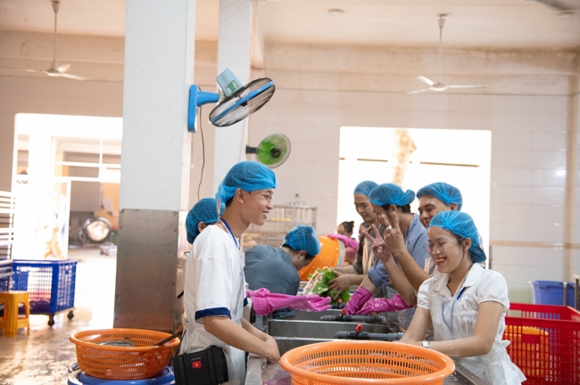 Dharma talk All sorrows disappearing thanks to the Buddha name recitations - Senior Thich Tri Hue in the 106th Seven-day Retreat