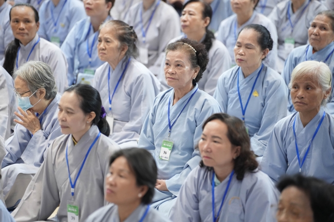 Dharma talk All sorrows disappearing thanks to the Buddha name recitations - Senior Thich Tri Hue in the 106th Seven-day Retreat