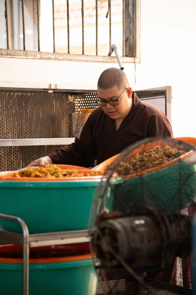 Dharma talk All sorrows disappearing thanks to the Buddha name recitations - Senior Thich Tri Hue in the 106th Seven-day Retreat