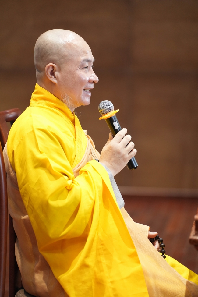 Dharma talk All sorrows disappearing thanks to the Buddha name recitations - Senior Thich Tri Hue in the 106th Seven-day Retreat