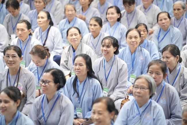 Dharma talk All sorrows disappearing thanks to the Buddha name recitations - Senior Thich Tri Hue in the 106th Seven-day Retreat