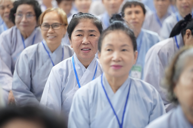 Dharma talk All sorrows disappearing thanks to the Buddha name recitations - Senior Thich Tri Hue in the 106th Seven-day Retreat