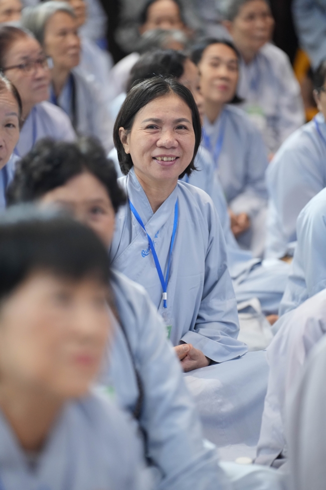 Dharma talk All sorrows disappearing thanks to the Buddha name recitations - Senior Thich Tri Hue in the 106th Seven-day Retreat