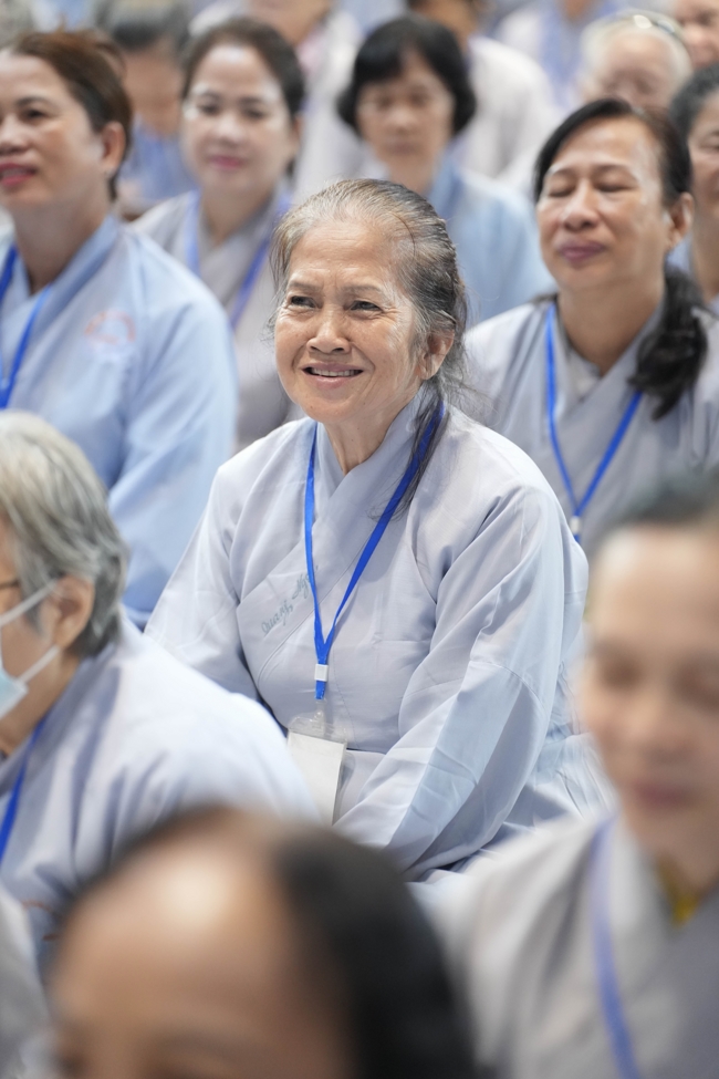 Dharma talk All sorrows disappearing thanks to the Buddha name recitations - Senior Thich Tri Hue in the 106th Seven-day Retreat