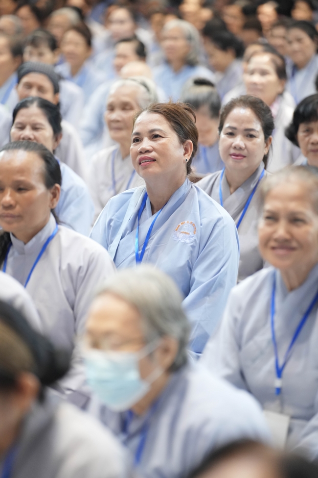 Dharma talk All sorrows disappearing thanks to the Buddha name recitations - Senior Thich Tri Hue in the 106th Seven-day Retreat