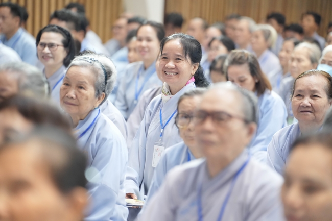 Dharma talk All sorrows disappearing thanks to the Buddha name recitations - Senior Thich Tri Hue in the 106th Seven-day Retreat