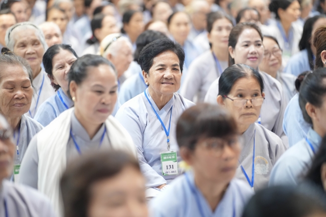 Dharma talk All sorrows disappearing thanks to the Buddha name recitations - Senior Thich Tri Hue in the 106th Seven-day Retreat