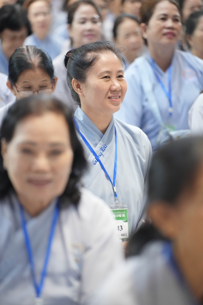 Dharma talk All sorrows disappearing thanks to the Buddha name recitations - Senior Thich Tri Hue in the 106th Seven-day Retreat
