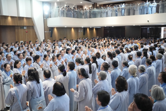 Dharma talk All sorrows disappearing thanks to the Buddha name recitations - Senior Thich Tri Hue in the 106th Seven-day Retreat