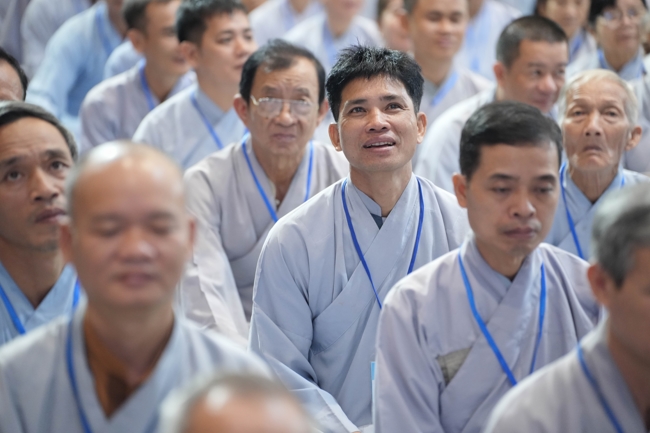 Dharma talk All sorrows disappearing thanks to the Buddha name recitations - Senior Thich Tri Hue in the 106th Seven-day Retreat