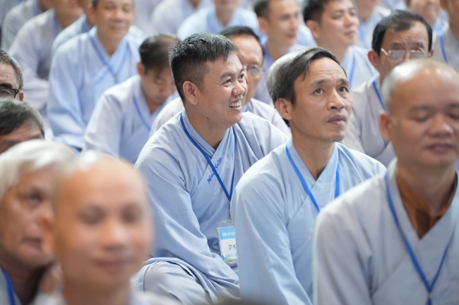 Dharma talk All sorrows disappearing thanks to the Buddha name recitations - Senior Thich Tri Hue in the 106th Seven-day Retreat