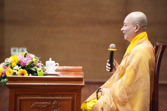 Dharma talk All sorrows disappearing thanks to the Buddha name recitations - Senior Thich Tri Hue in the 106th Seven-day Retreat
